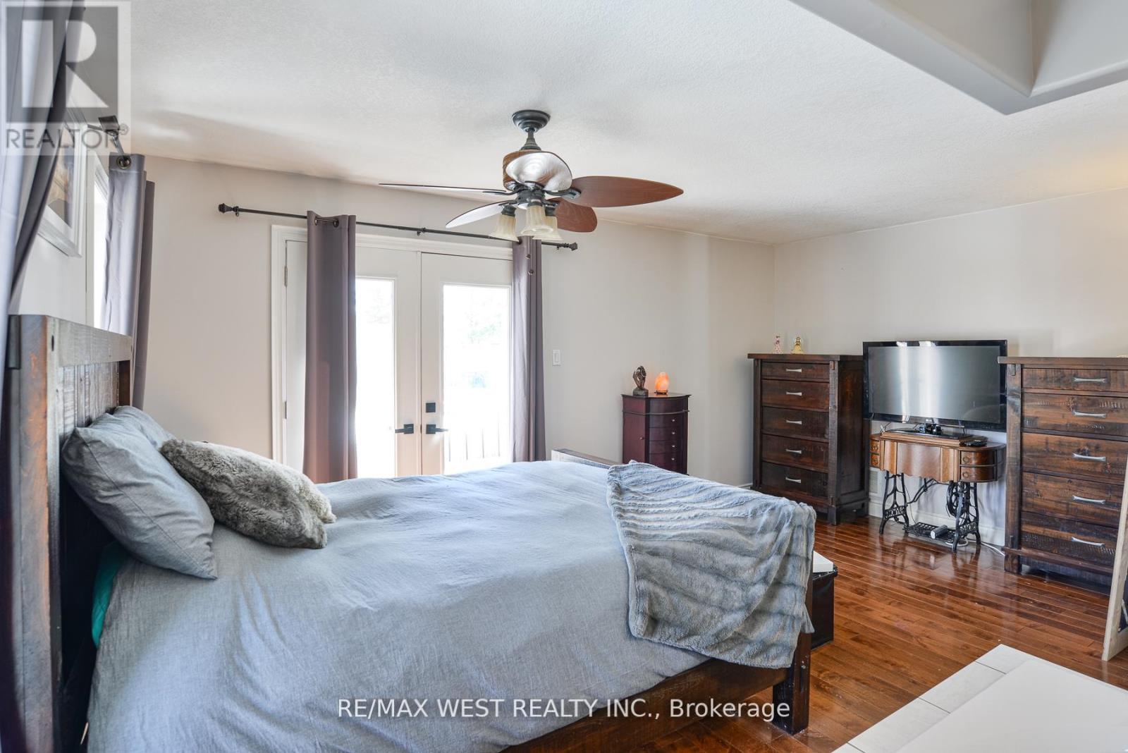13 Albert Street W, Springwater, Ontario  L0L 1V0 - Photo 7 - S12177251
