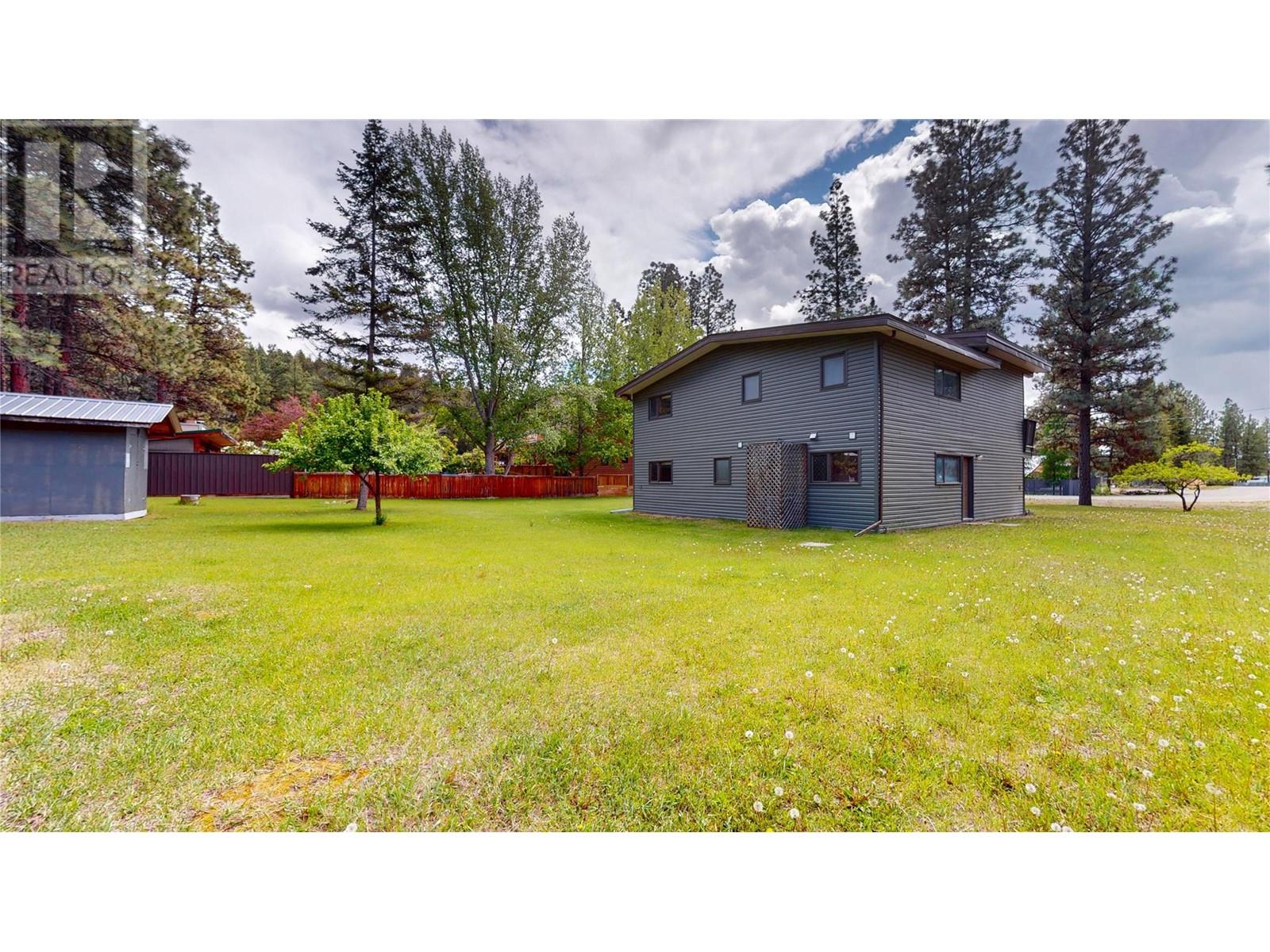 4914 Briarwood Crescent, Wasa, British Columbia  V0B 2K0 - Photo 3 - 10349677