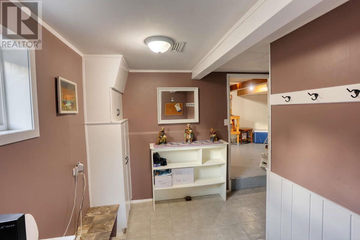 948 Warren Lane, Trail, BC V1R3G7