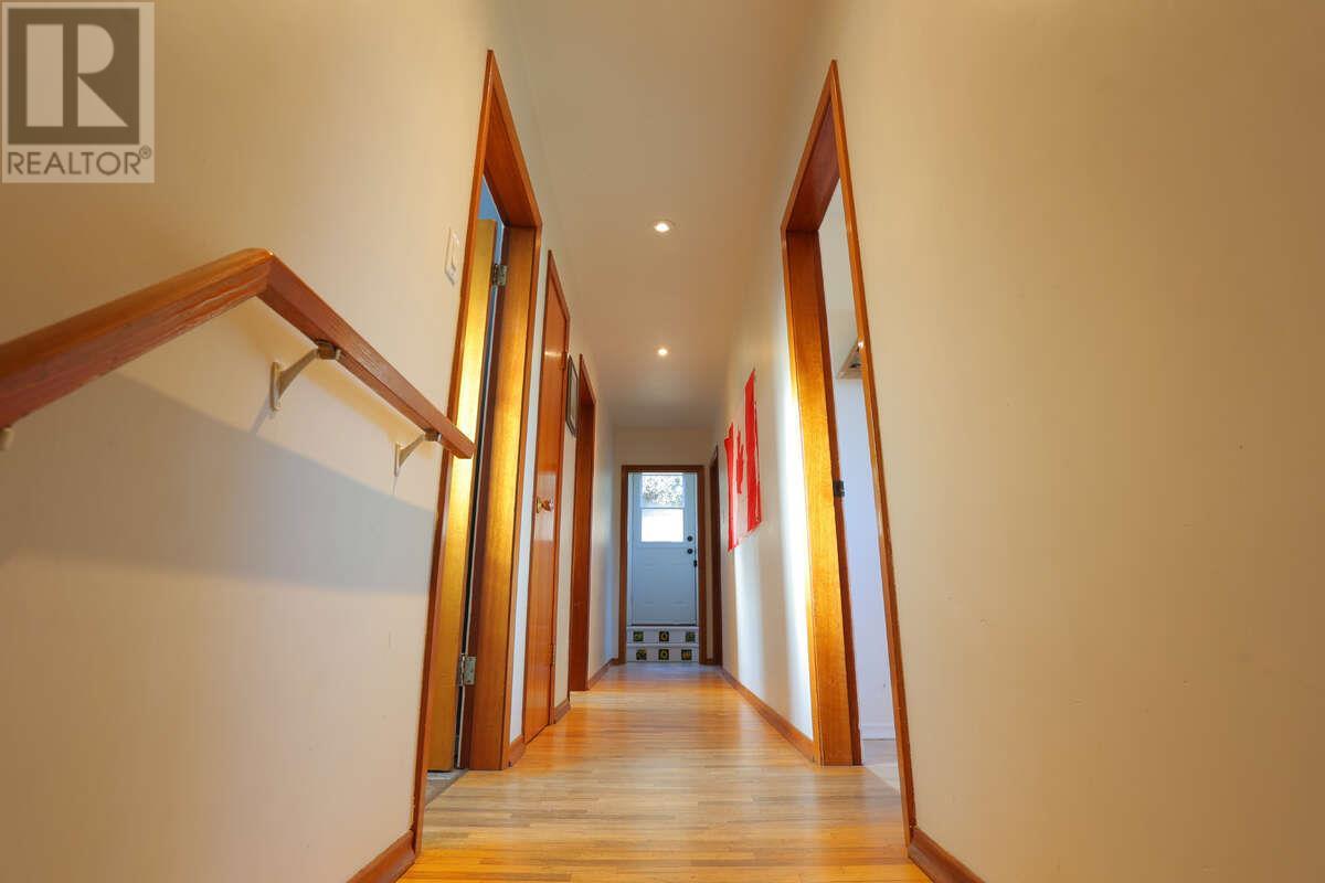 948 Warren Lane, Trail, British Columbia  V1R 3G7 - Photo 21 - 10349680