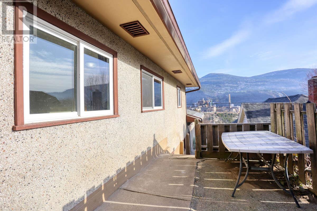 948 Warren Lane, Trail, British Columbia  V1R 3G7 - Photo 37 - 10349680