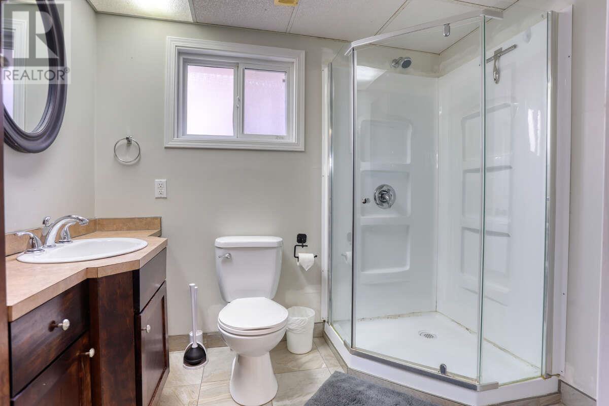 948 Warren Lane, Trail, British Columbia  V1R 3G7 - Photo 34 - 10349680