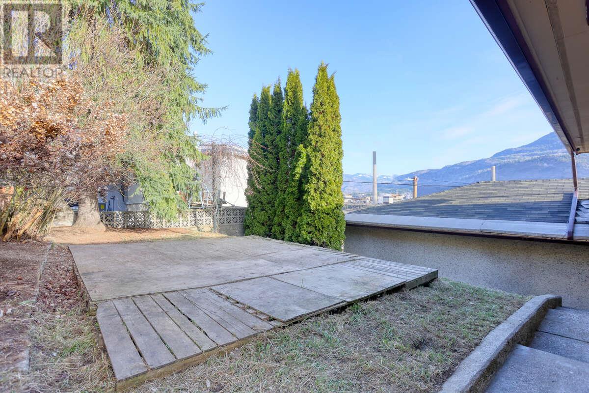 948 Warren Lane, Trail, British Columbia  V1R 3G7 - Photo 38 - 10349680