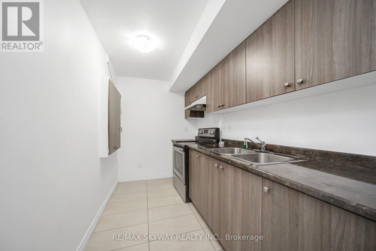 22 Edsel Road, Brampton, Ontario  L7A 4K6 - Photo 30 - W12177247