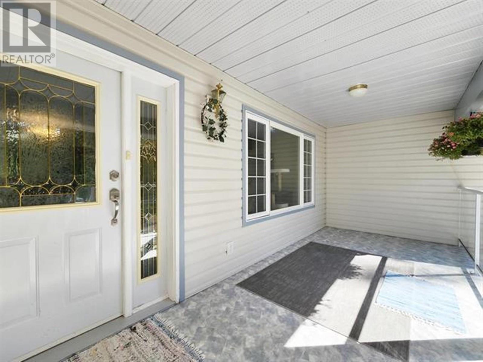 2711 Roberta Road, Quesnel, British Columbia  V2J 6L5 - Photo 2 - R3007819