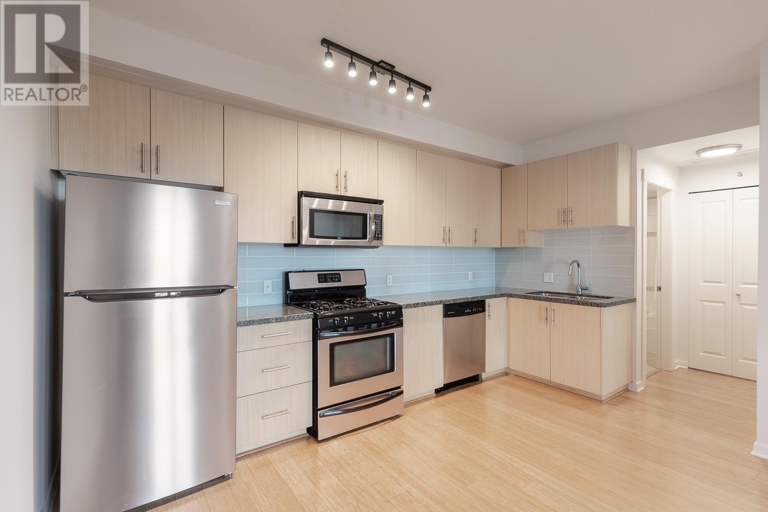 Listing Picture 4 of 26 : 203 6077 LONDON ROAD, Richmond / 烈治文 - 魯藝地產 Yvonne Lu Group - MLS Medallion Club Member