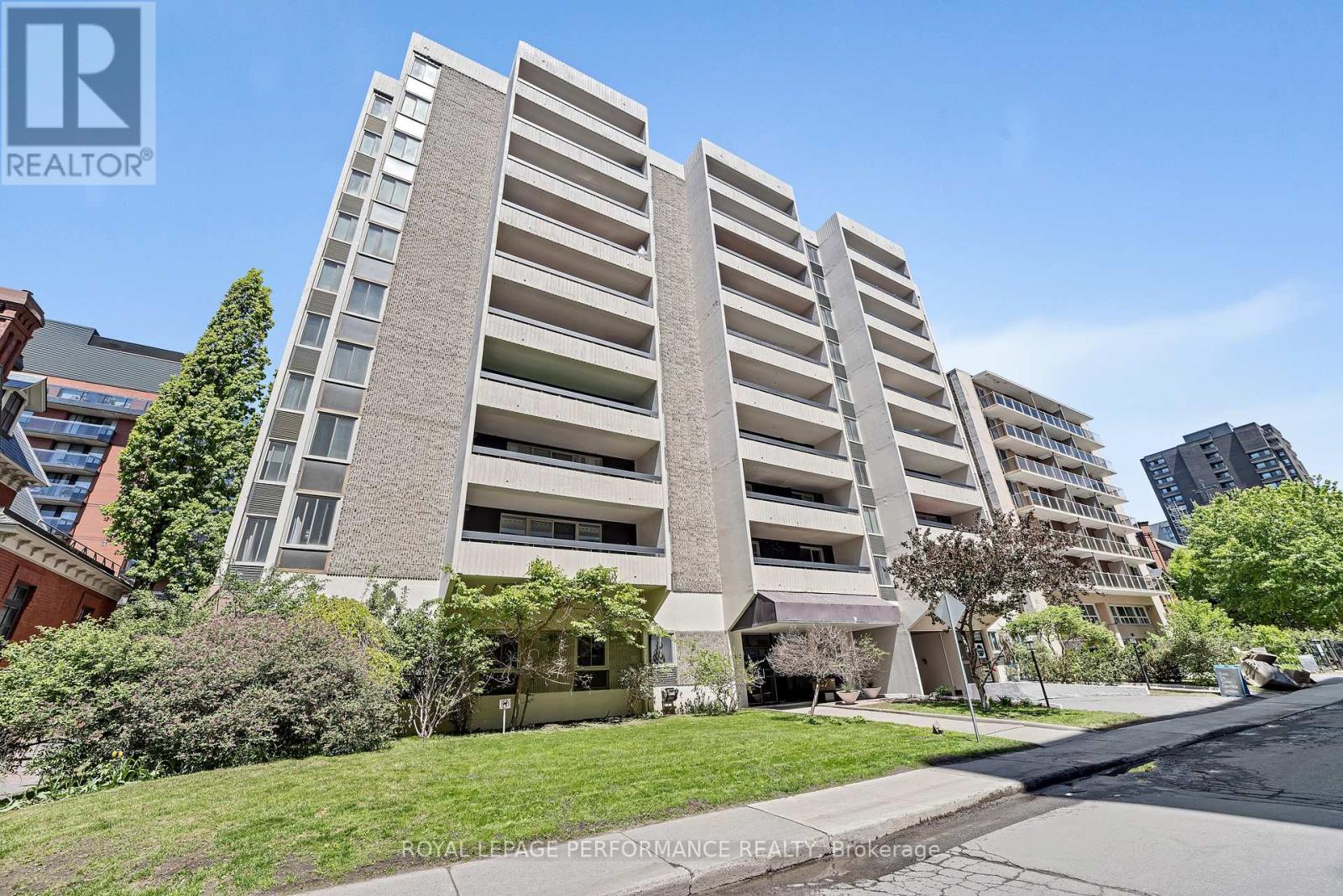406 - 141 Somerset Street W, Ottawa, Ontario  K2P 2H1 - Photo 1 - X12177290