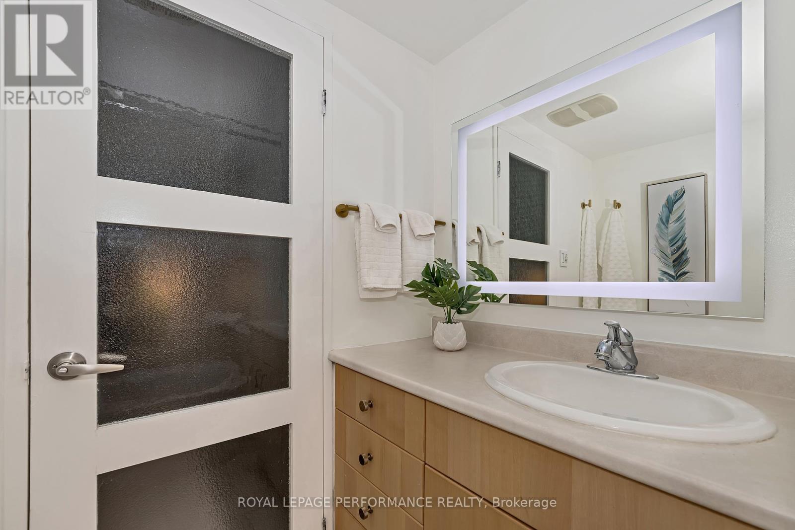 406 - 141 Somerset Street W, Ottawa, Ontario  K2P 2H1 - Photo 25 - X12177290