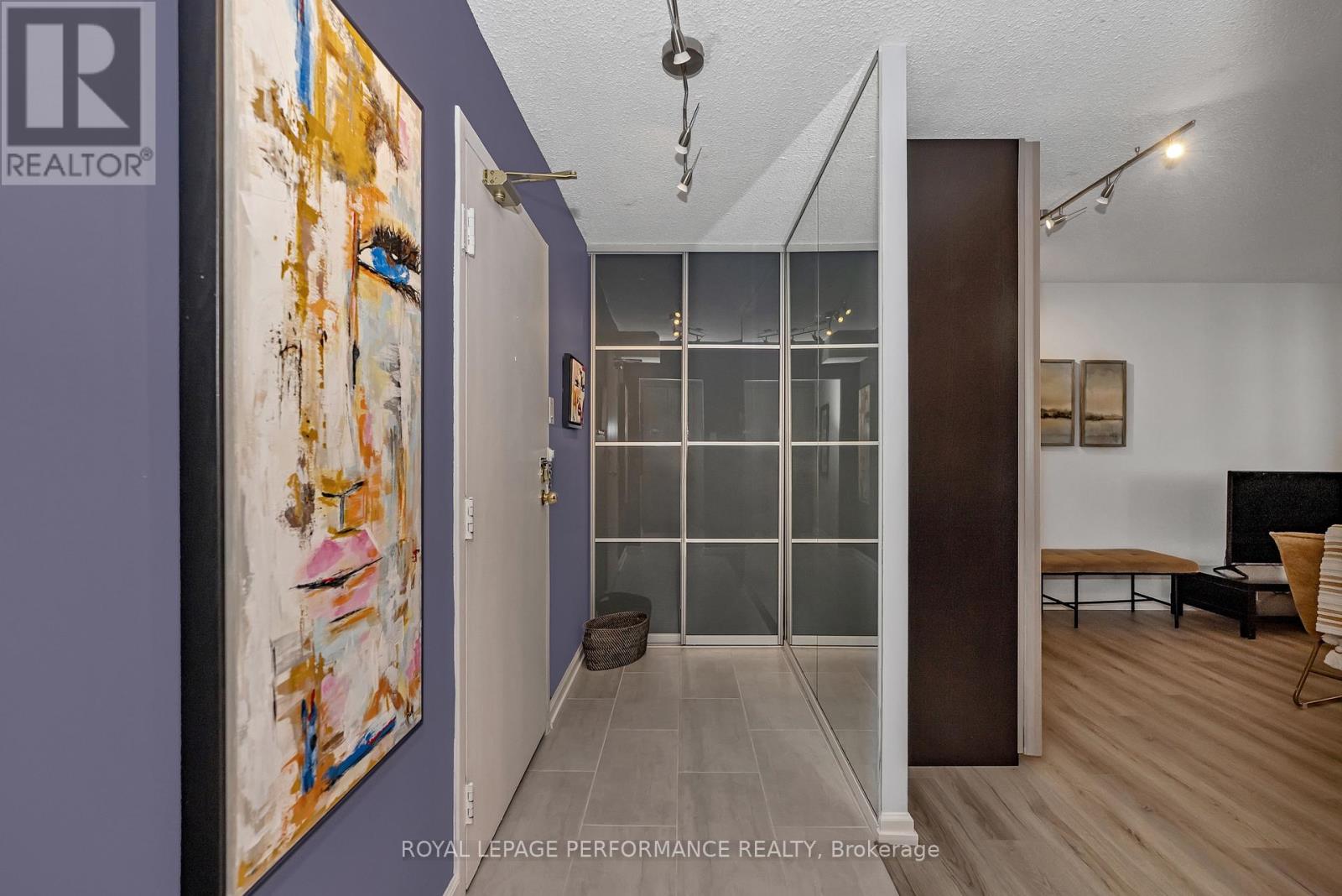 406 - 141 Somerset Street W, Ottawa, Ontario  K2P 2H1 - Photo 6 - X12177290