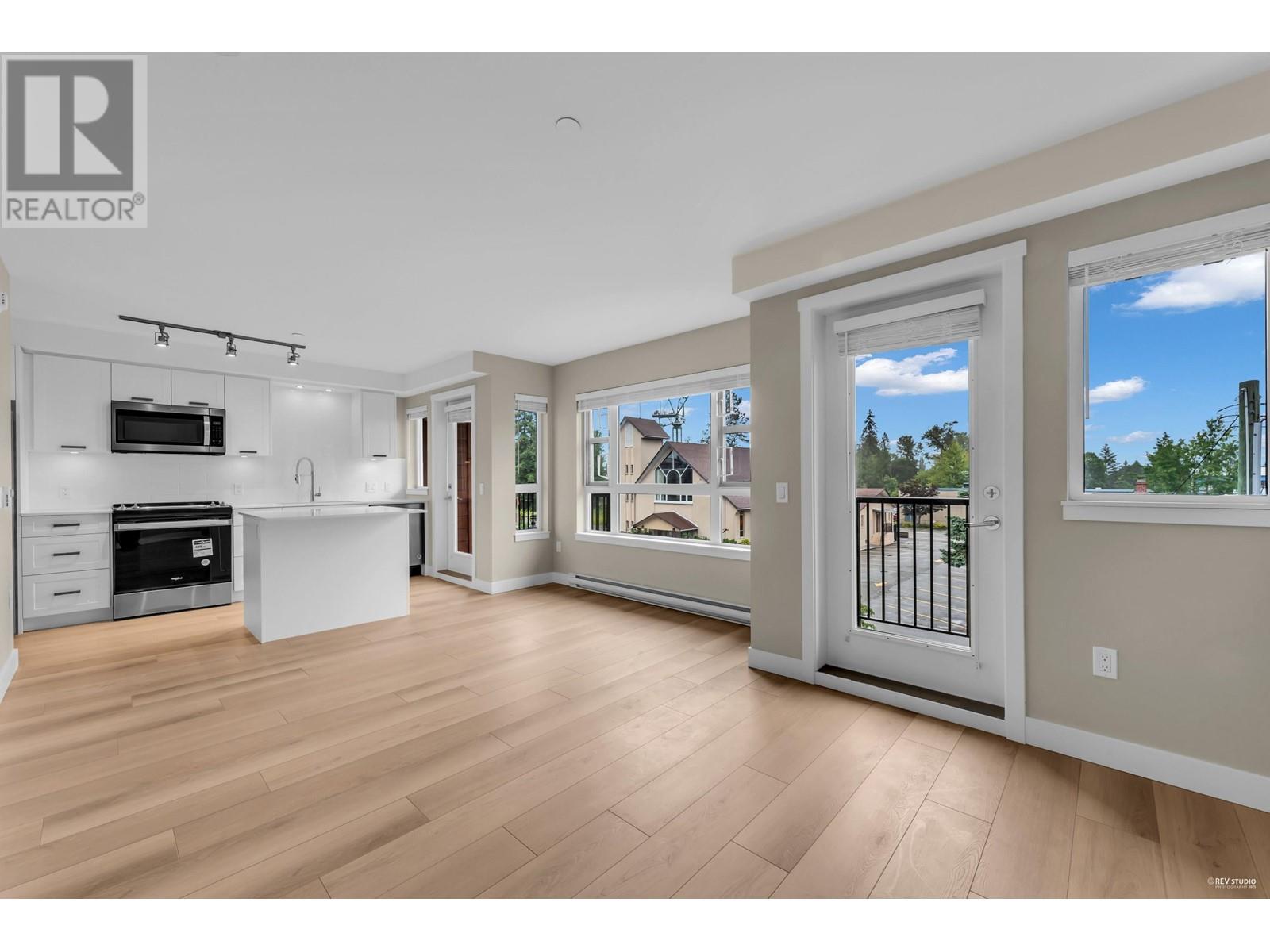 319 22562 121 Avenue, Maple Ridge, British Columbia  V2X 3Y8 - Photo 1 - R3007174