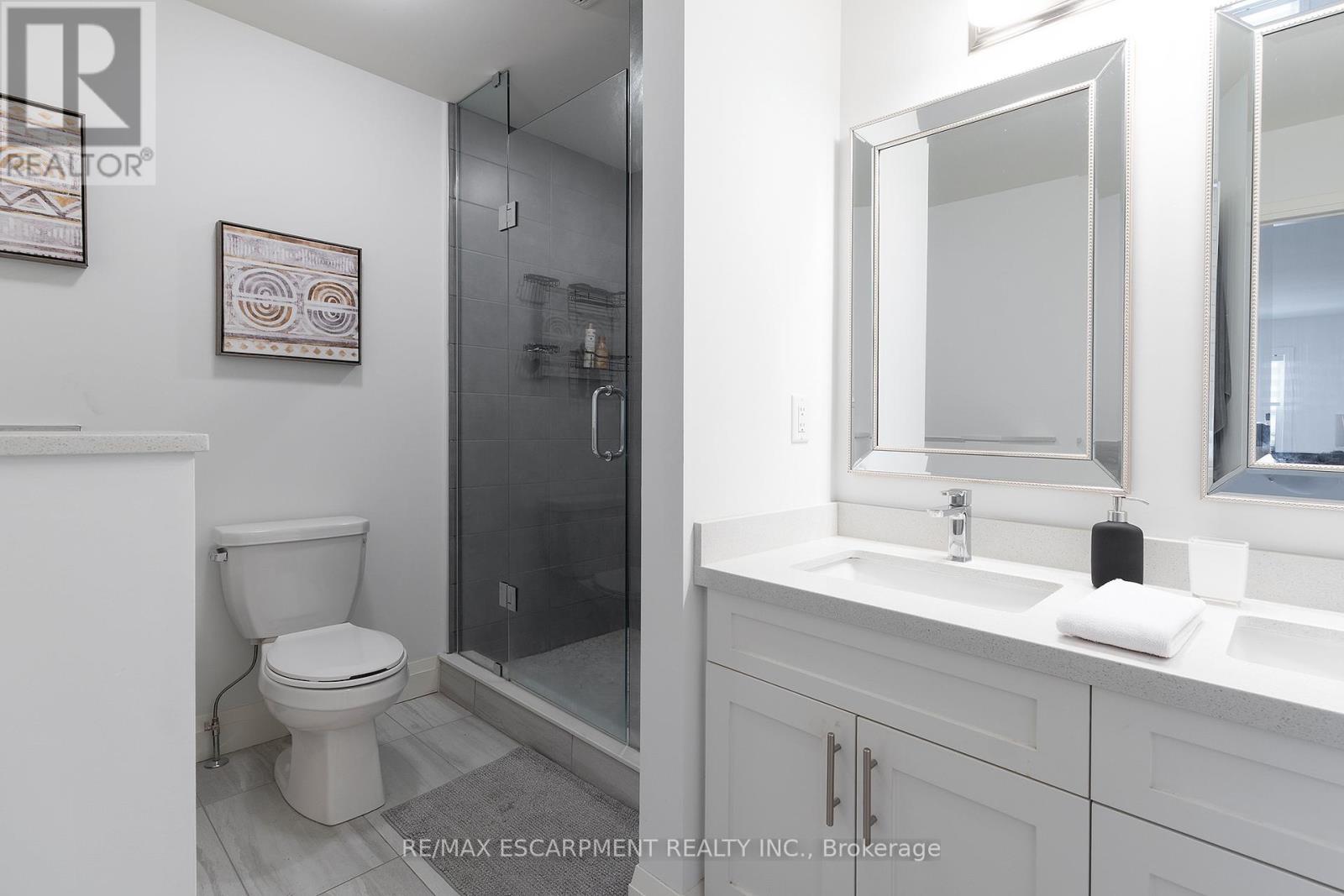 388 Klein Circle, Hamilton, Ontario  L9G 3K9 - Photo 19 - X12177225