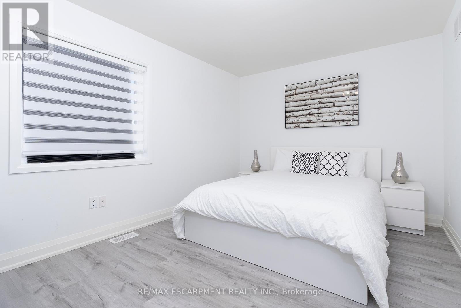 388 Klein Circle, Hamilton, Ontario  L9G 3K9 - Photo 24 - X12177225
