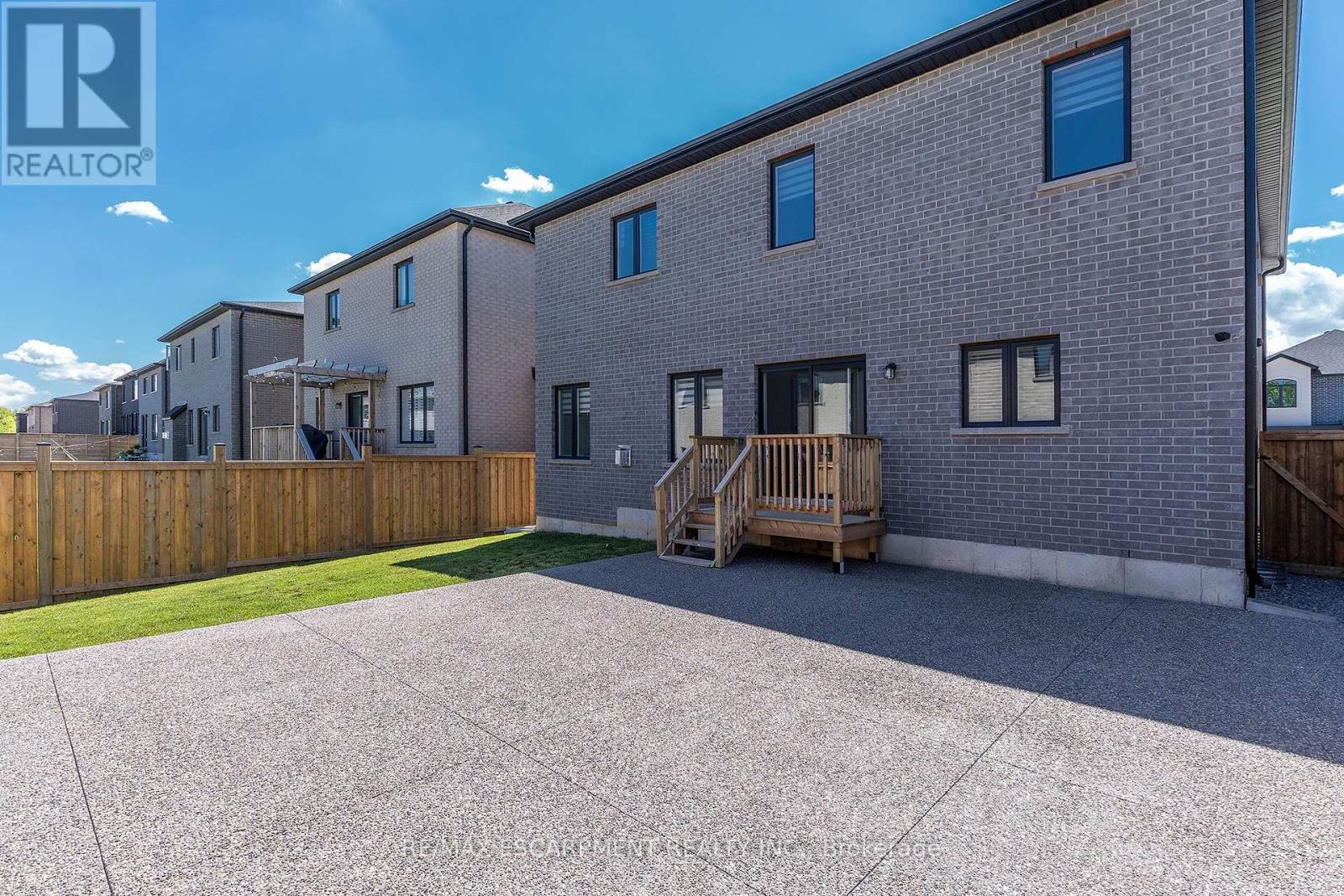 388 Klein Circle, Hamilton, Ontario  L9G 3K9 - Photo 27 - X12177225