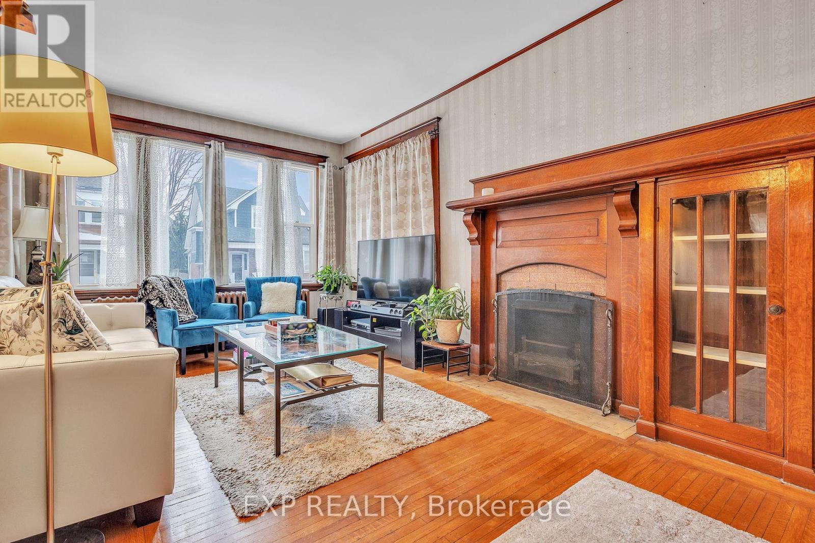 24 Burris Street, Hamilton (Gibson), Ontario  L8M 2J2 - Photo 11 - X12177236