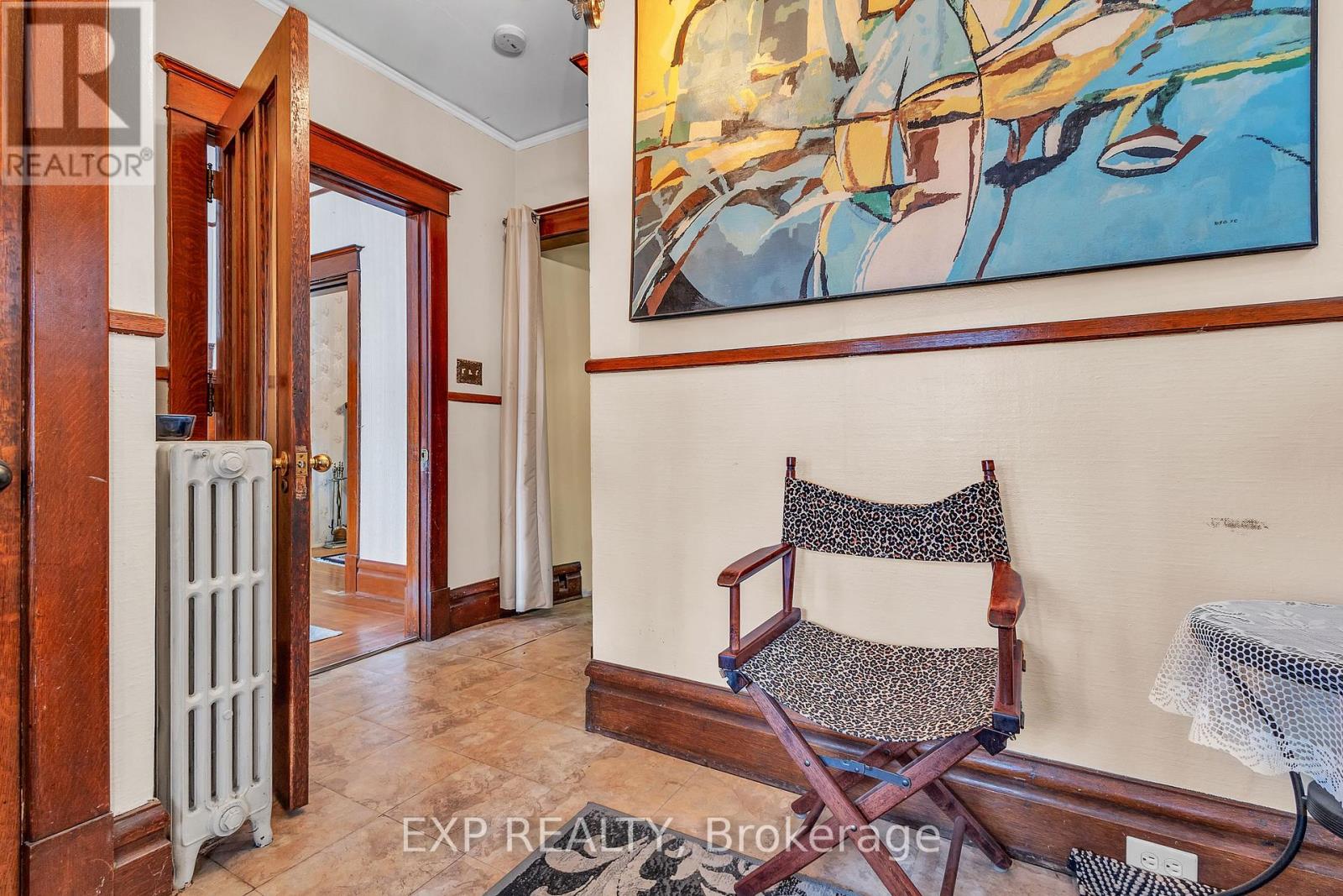 24 Burris Street, Hamilton (Gibson), Ontario  L8M 2J2 - Photo 9 - X12177236