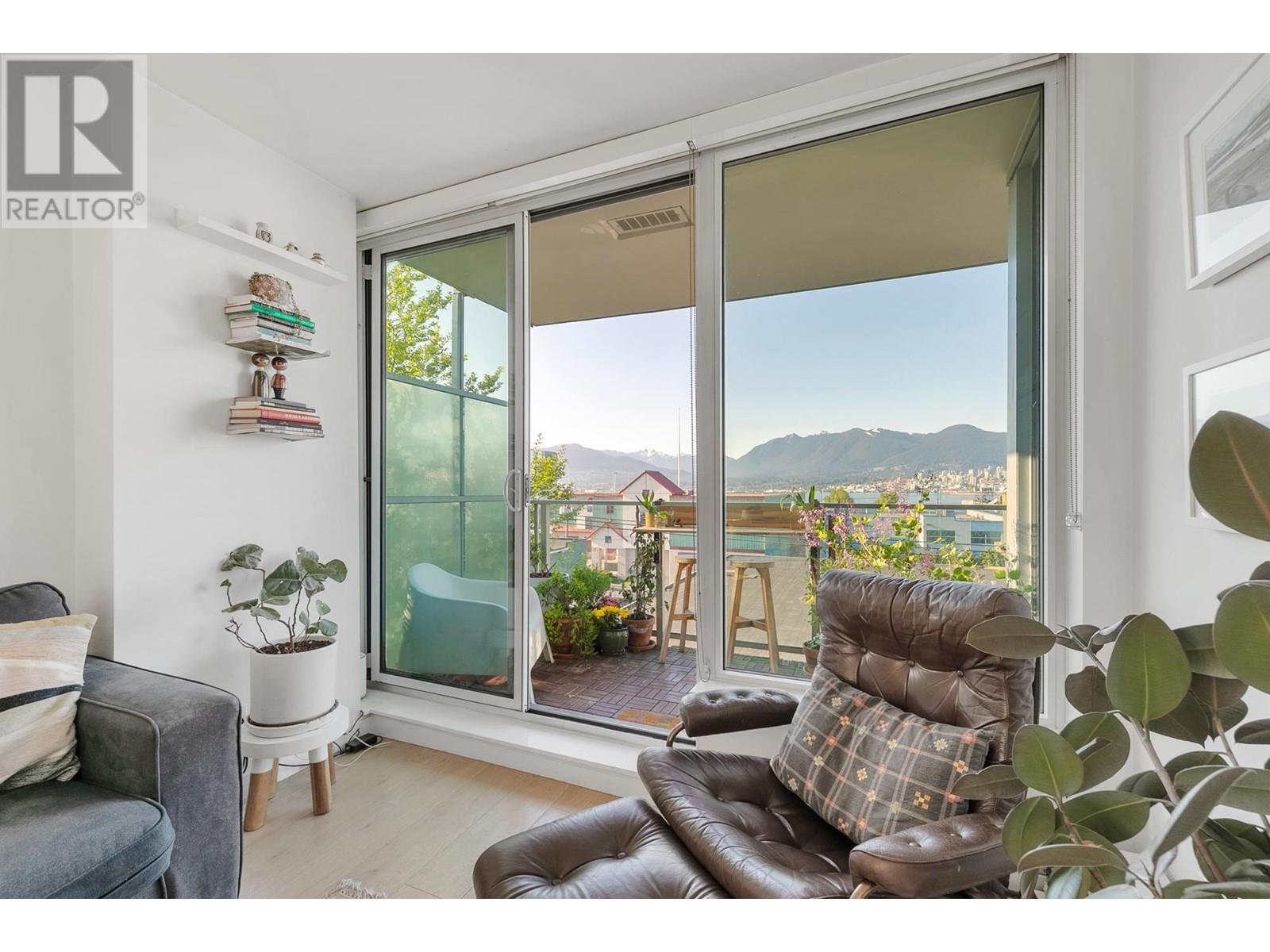 302 933 E Hastings Street, Vancouver, British Columbia  V6A 0G6 - Photo 3 - R3007982