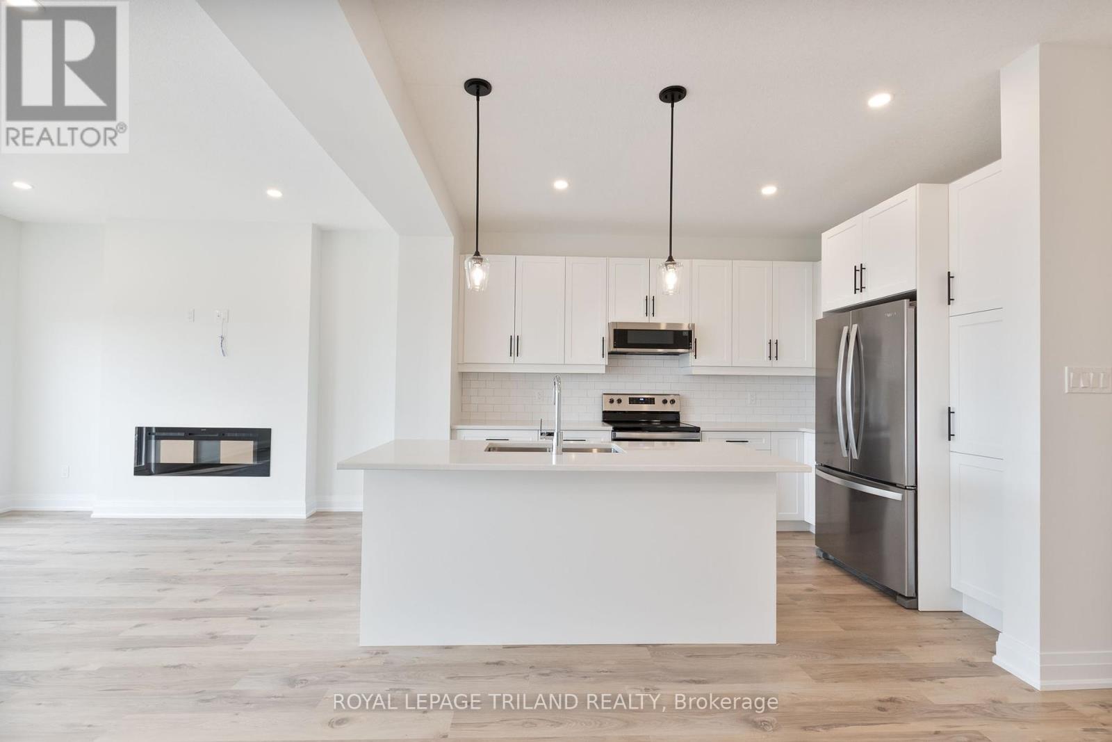 4 - 101 Swales Avenue, Strathroy-Caradoc, Ontario  N7G 0C1 - Photo 12 - X12101245