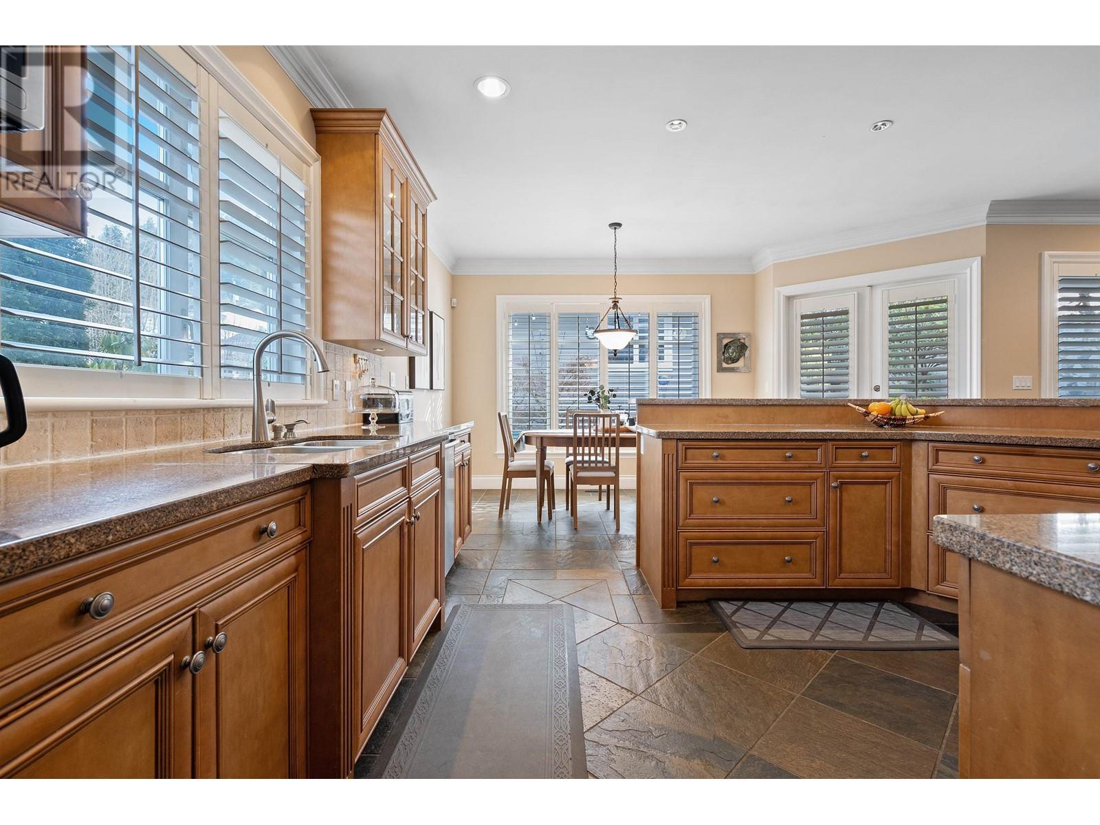 938 Kings Avenue, West Vancouver, British Columbia  V7T 2B7 - Photo 8 - R3008000