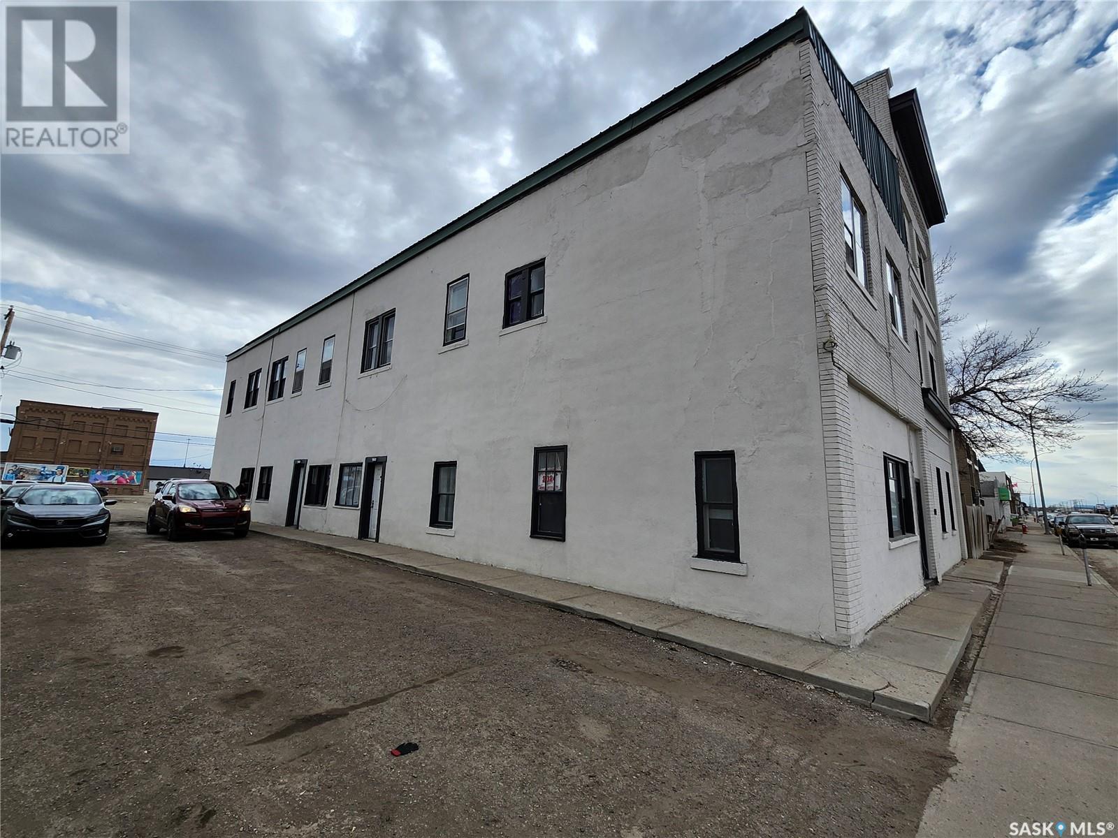 217-223 High Street, Moose Jaw, Saskatchewan  S6H 0W1 - Photo 2 - SK007270
