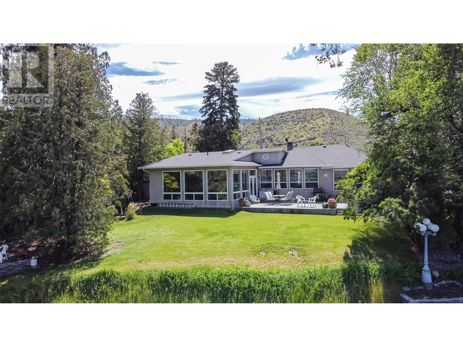 Property at 1590 LORNE E Street image 2