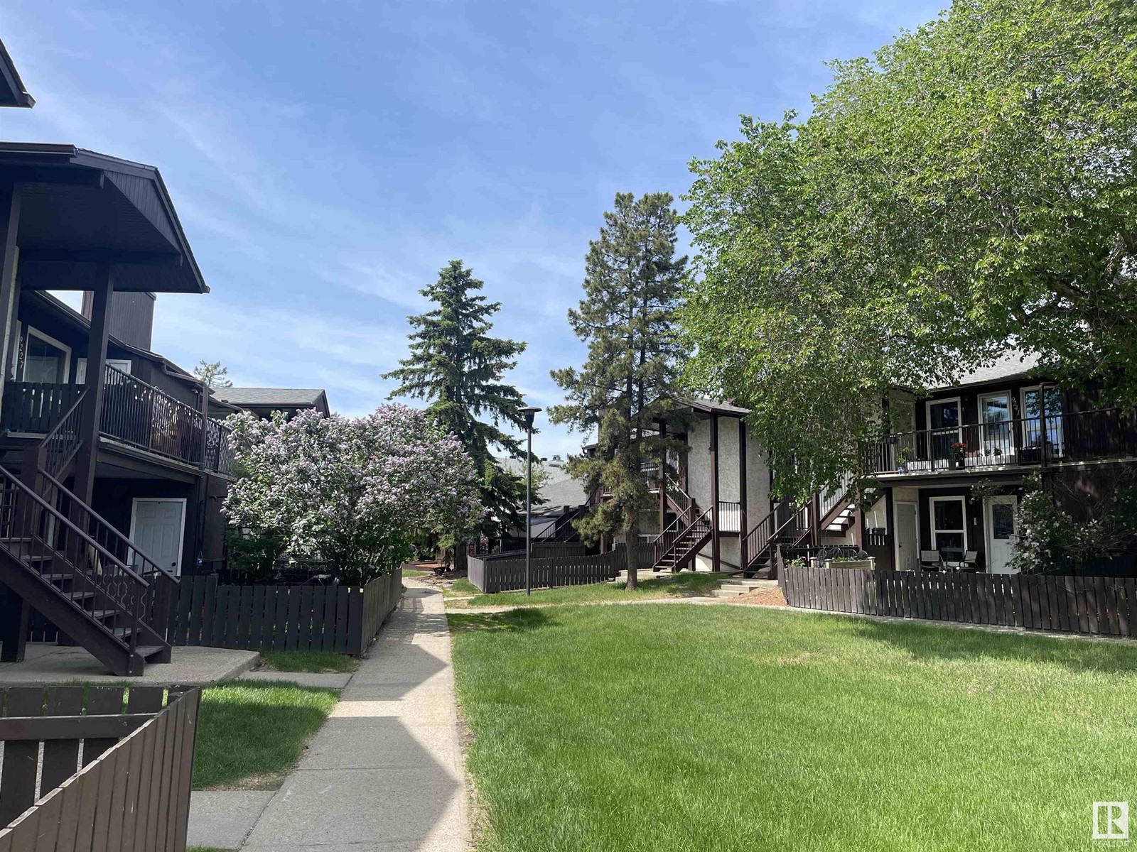 Property at 9235 172 ST NW image 3