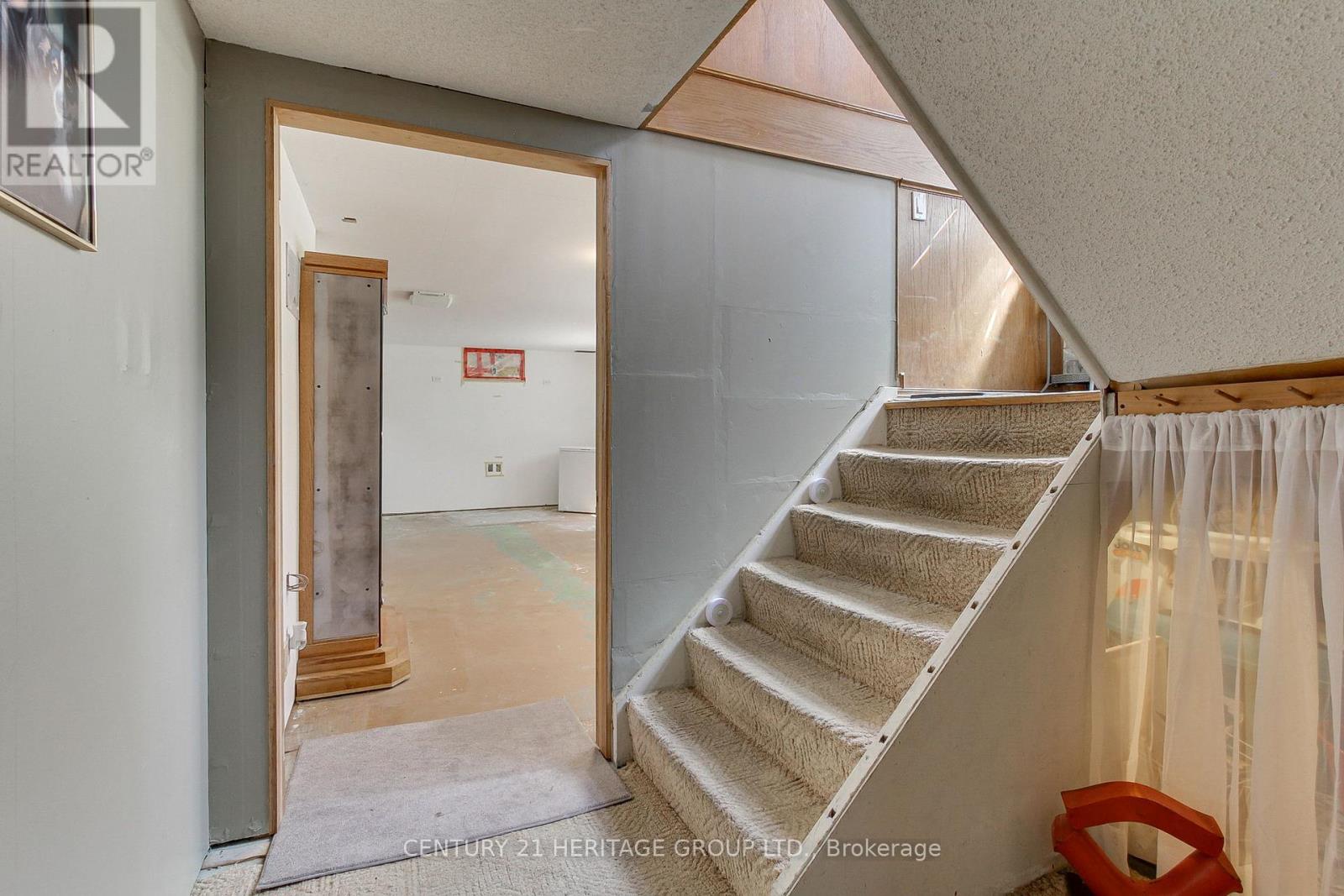1 Park Road, Bradford West Gwillimbury, Ontario  L0G 1B0 - Photo 31 - N12177295