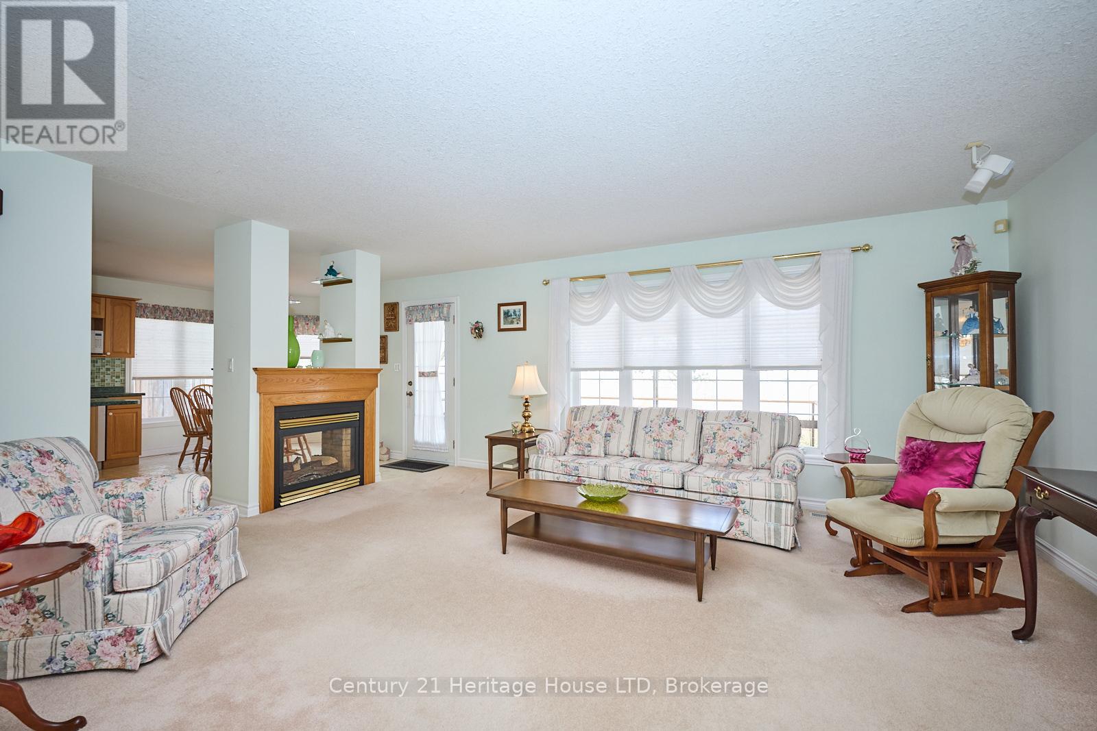 487 Albany Street, Fort Erie (Lakeshore), Ontario  L2A 6L6 - Photo 8 - X12007886