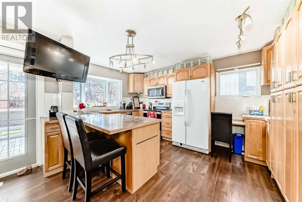 35 Sunmount Close, Calgary, Alberta  T2X 1V3 - Photo 9 - A2213542