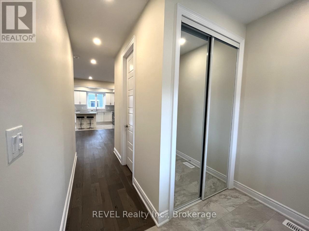 69 Concord Drive, Thorold (Rolling Meadows), Ontario  L2V 0K8 - Photo 7 - X12117381