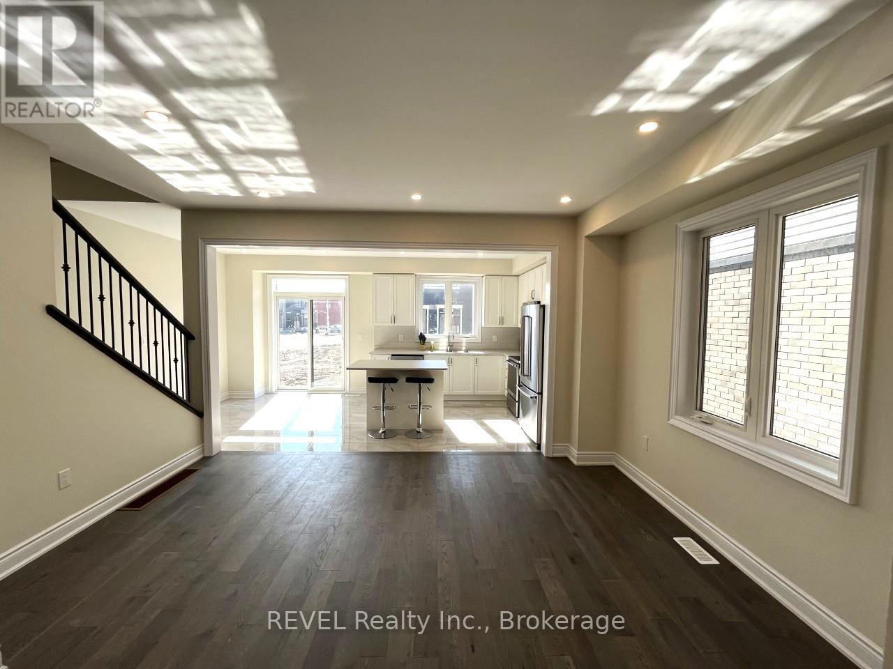 69 Concord Drive, Thorold (Rolling Meadows), Ontario  L2V 0K8 - Photo 8 - X12117381