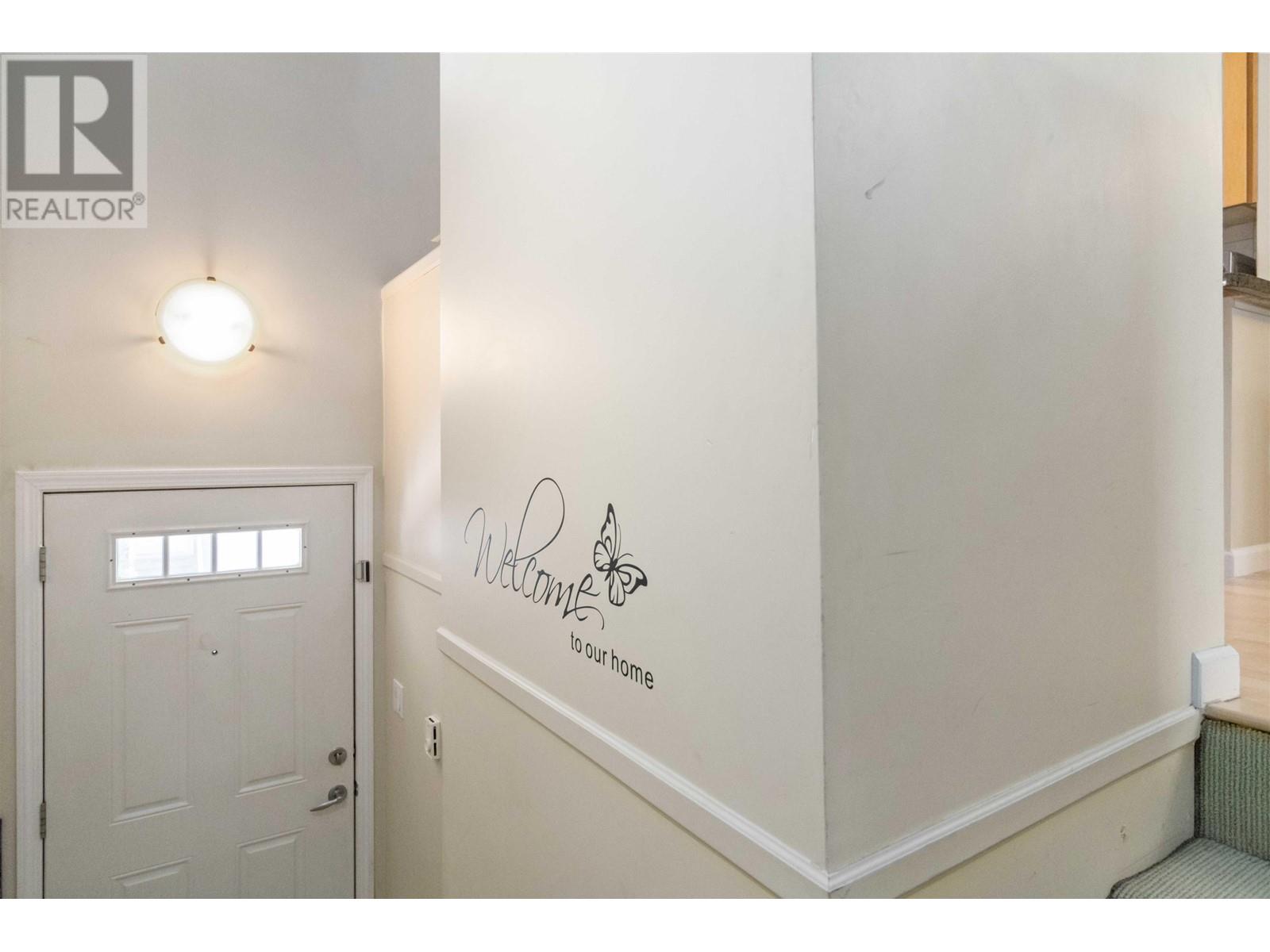 37 935 Ewen Avenue, New Westminster, British Columbia  V3M 0A1 - Photo 2 - R3007843