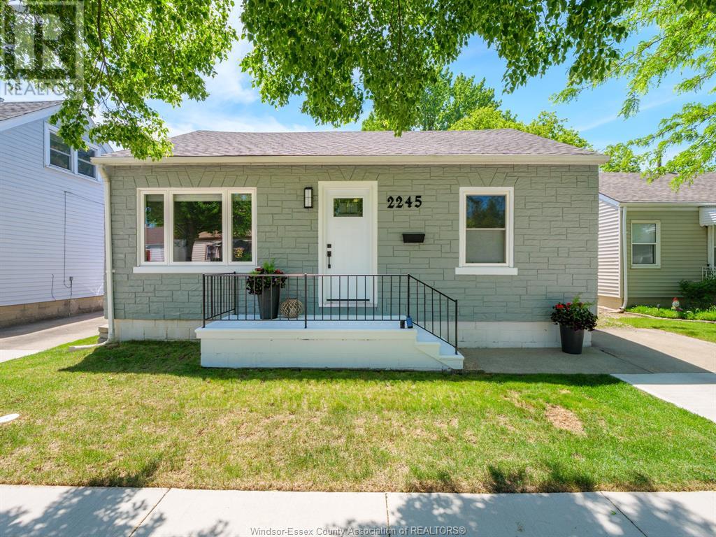 2245 Wellesley Avenue, Windsor, Ontario  N8W 2G1 - Photo 1 - 25013178