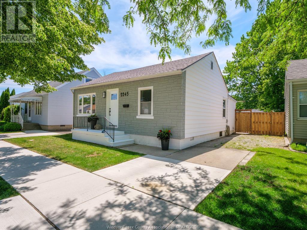 2245 Wellesley Avenue, Windsor, Ontario  N8W 2G1 - Photo 2 - 25013178