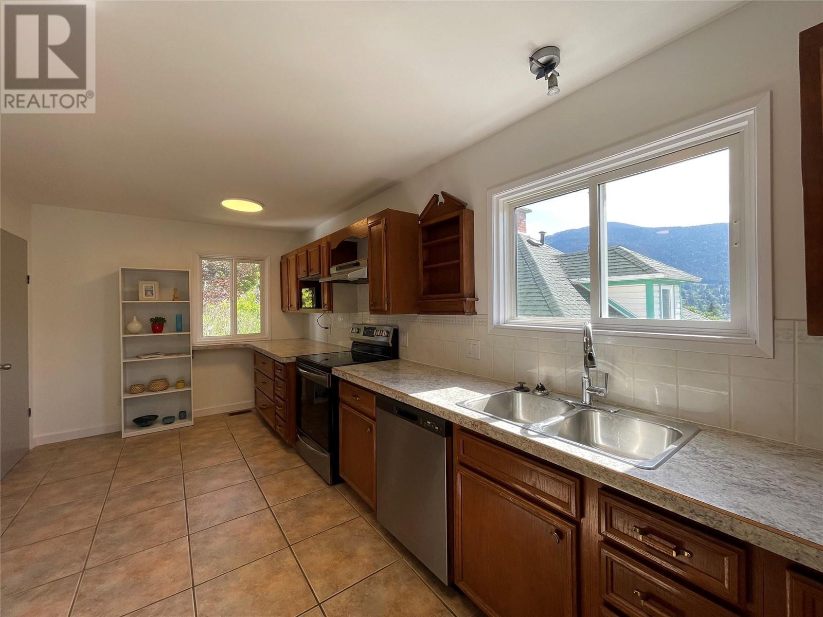 Property at 1015 CARBONATE Street image 5