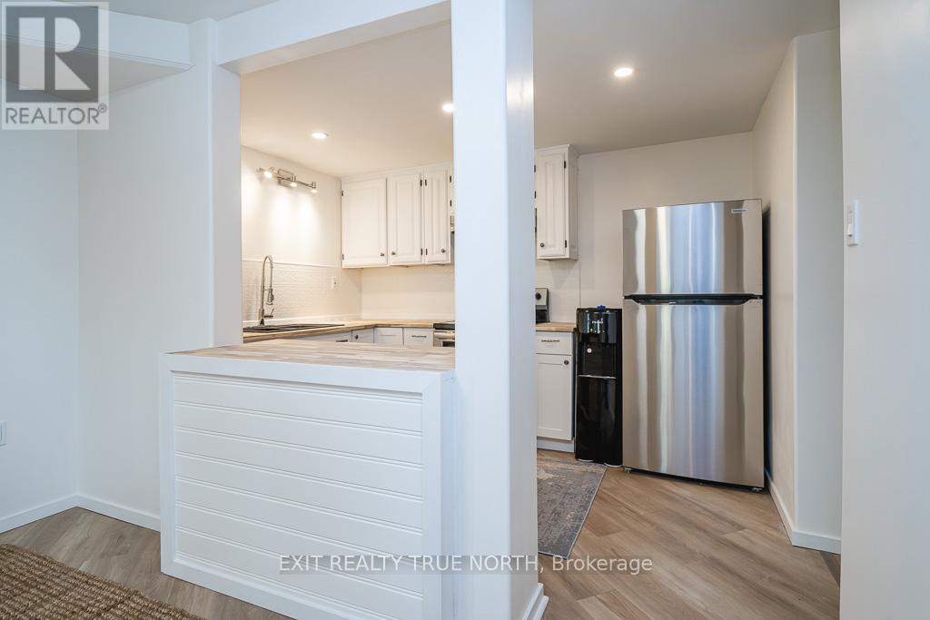 3 - 561 Tiny Beaches Road S, Tiny, Ontario  L0L 2T0 - Photo 2 - S12177333