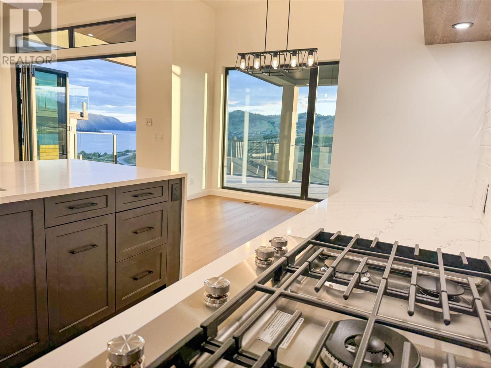 920 Mt Griffin Road, Vernon, British Columbia  V1B 0A5 - Photo 12 - 10348510