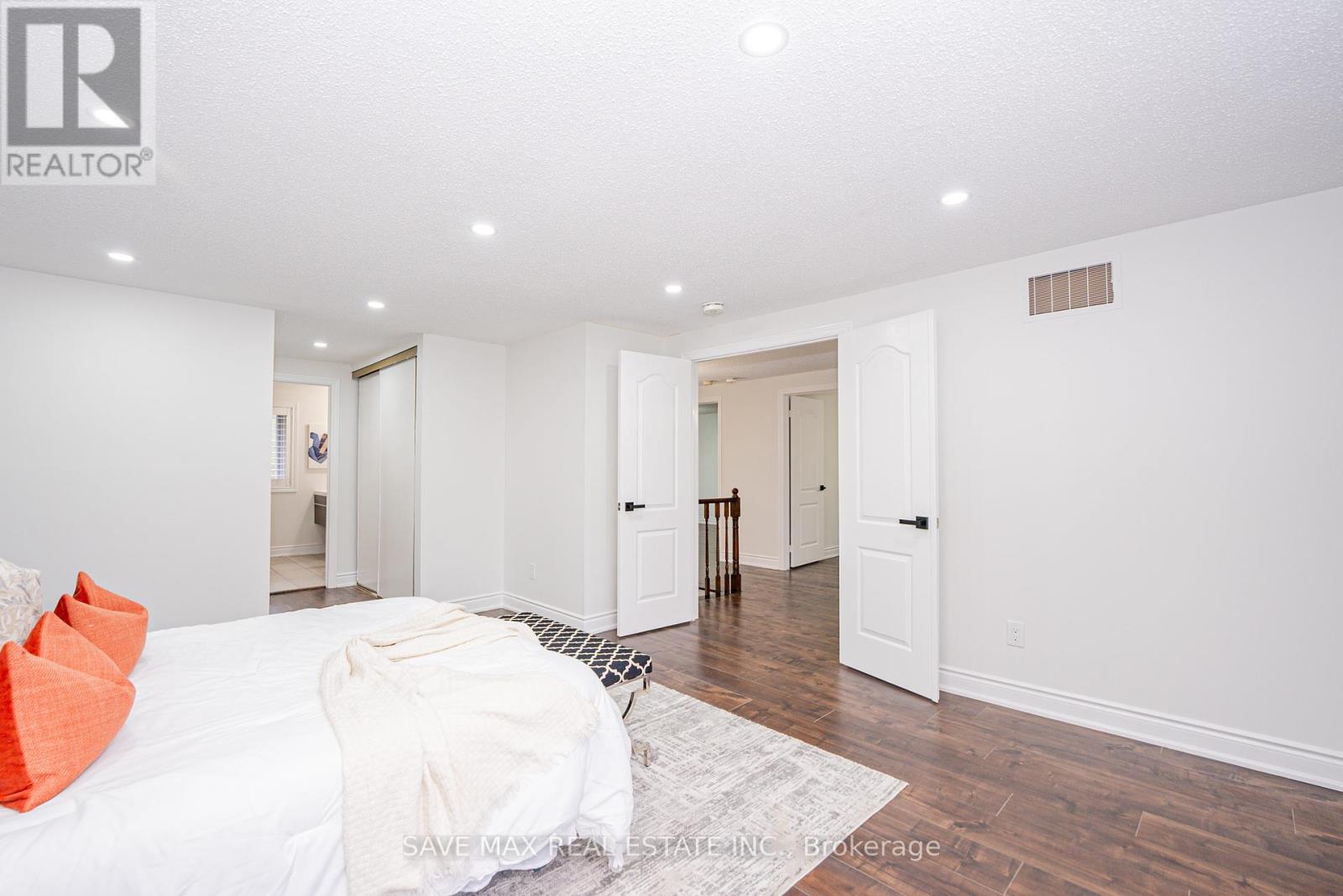 14 Conover Court, Brampton (Brampton South), Ontario  L6Y 3J5 - Photo 7 - W12177311
