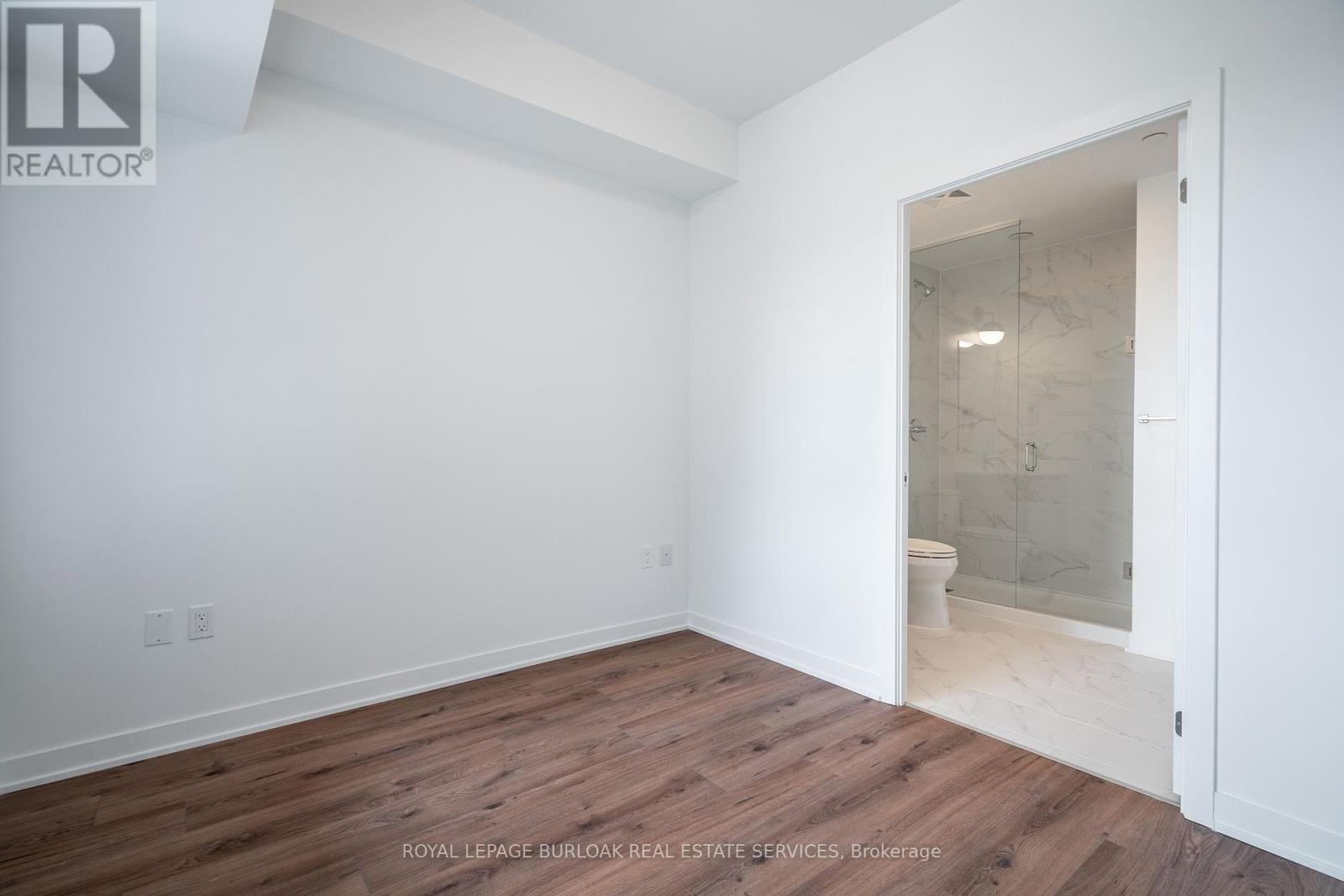 801 - 395 Dundas Street W, Oakville (Go Glenorchy), Ontario  L6M 4M2 - Photo 17 - W12177321