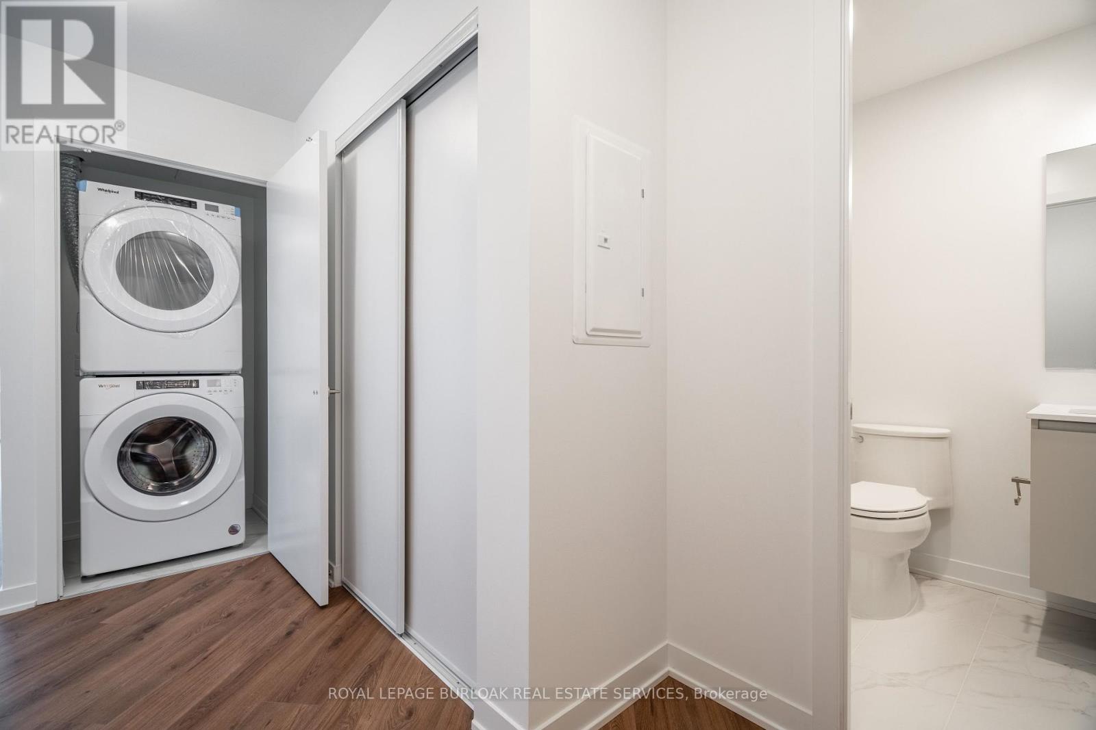 801 - 395 Dundas Street W, Oakville (Go Glenorchy), Ontario  L6M 4M2 - Photo 5 - W12177321
