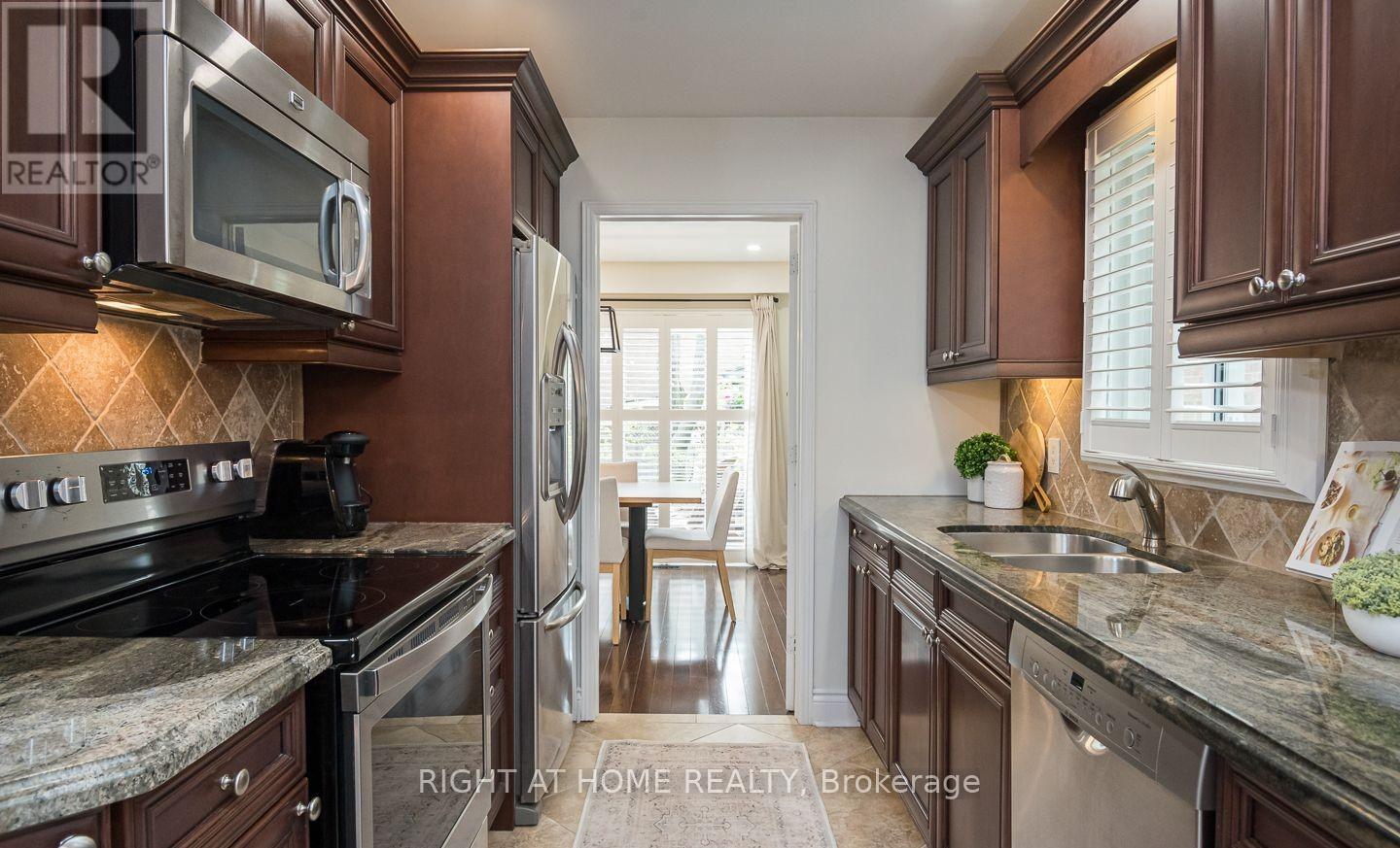 6772 Dolmage Court, Mississauga, Ontario  L5N 4V9 - Photo 16 - W12177334