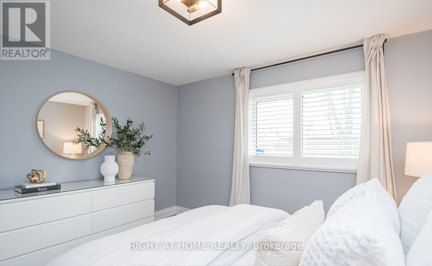 6772 Dolmage Court, Mississauga, Ontario  L5N 4V9 - Photo 19 - W12177334