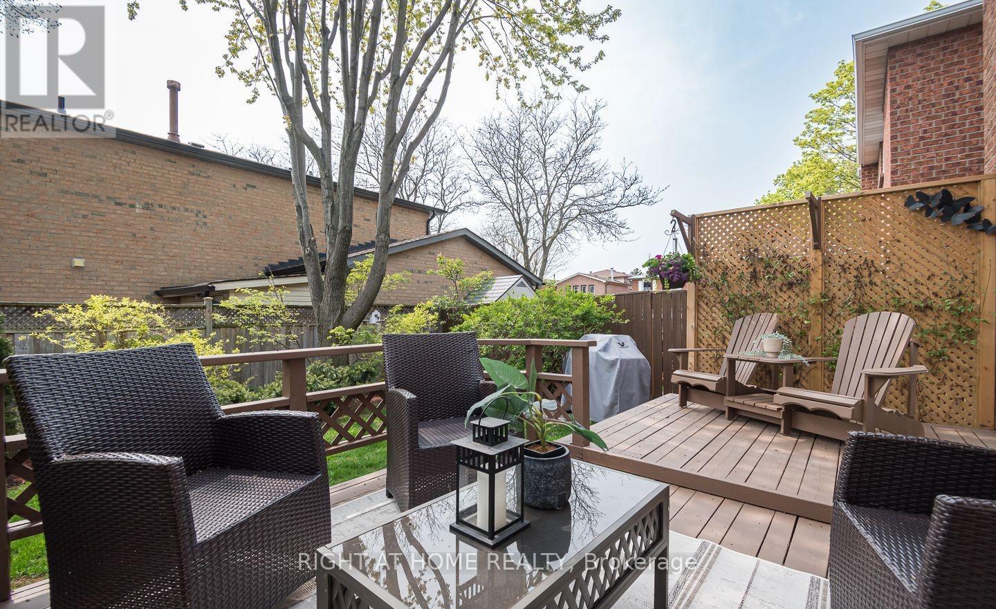 6772 Dolmage Court, Mississauga, Ontario  L5N 4V9 - Photo 3 - W12177334