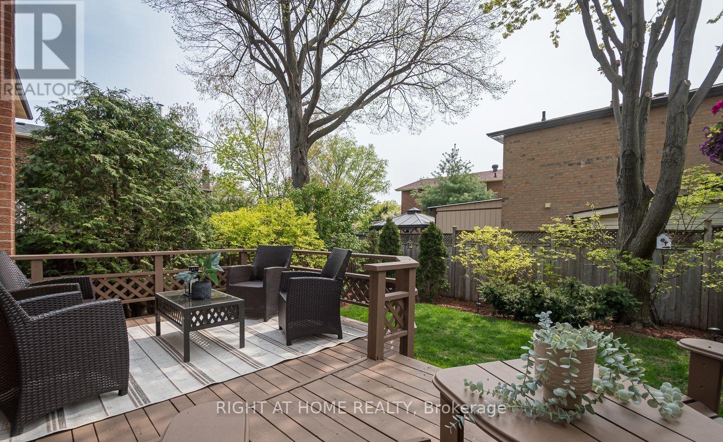 6772 Dolmage Court, Mississauga, Ontario  L5N 4V9 - Photo 4 - W12177334