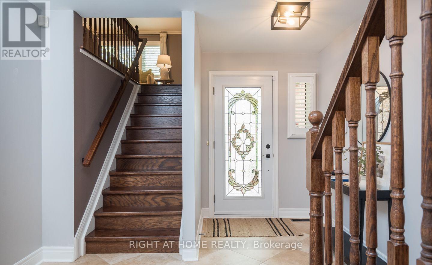 6772 Dolmage Court, Mississauga, Ontario  L5N 4V9 - Photo 5 - W12177334