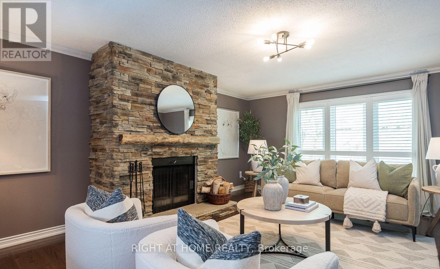 6772 Dolmage Court, Mississauga, Ontario  L5N 4V9 - Photo 7 - W12177334