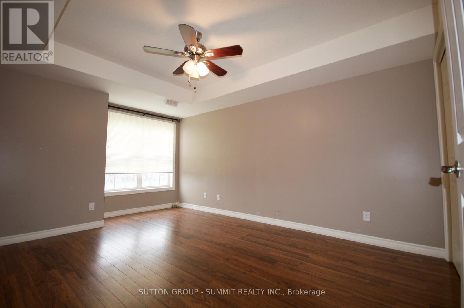 407 - 1490 Bishops Gate, Oakville, Ontario  L6M 4N3 - Photo 4 - W12177341