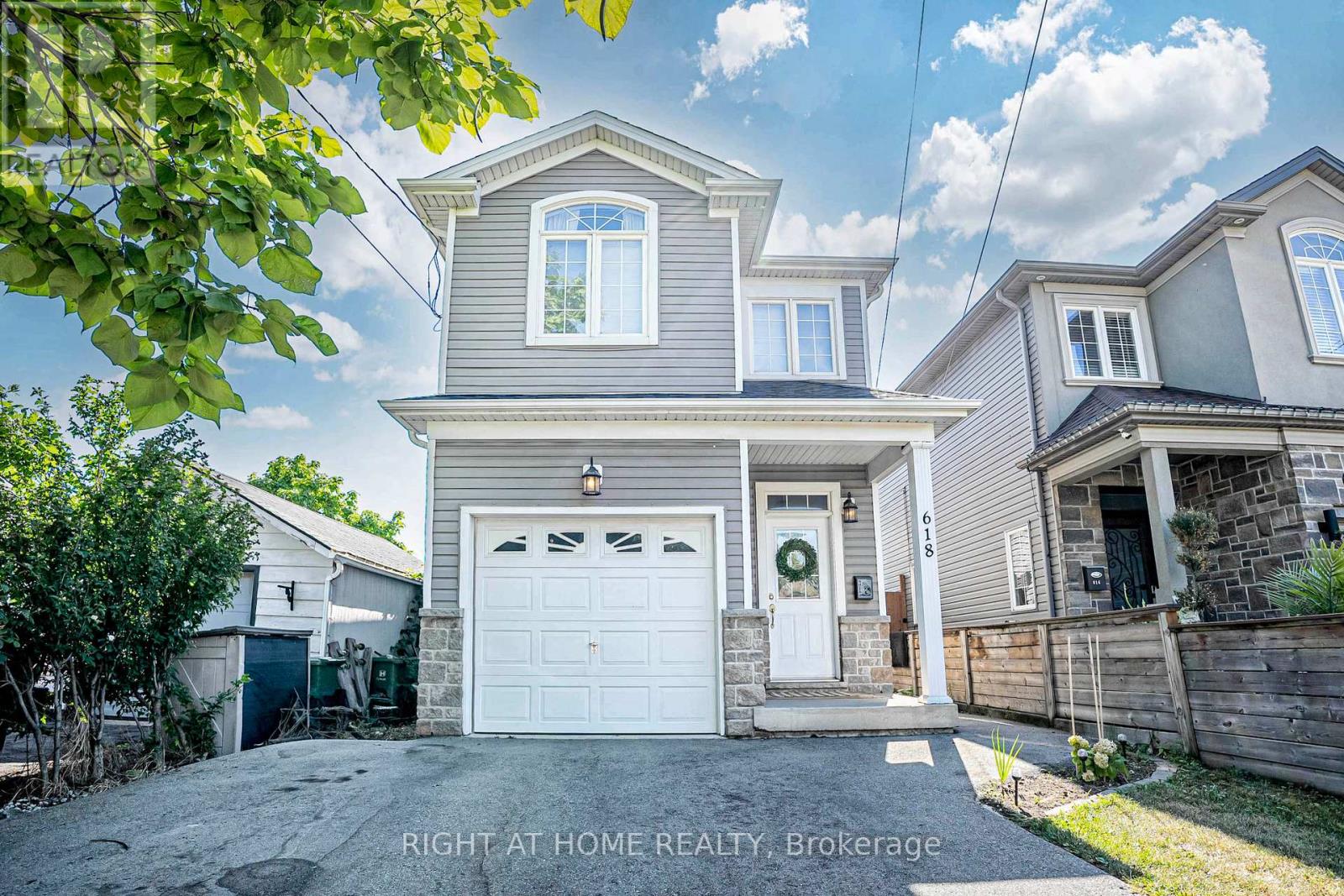 618 Knox Avenue, Hamilton, Ontario  L8H 6K3 - Photo 2 - X12177325