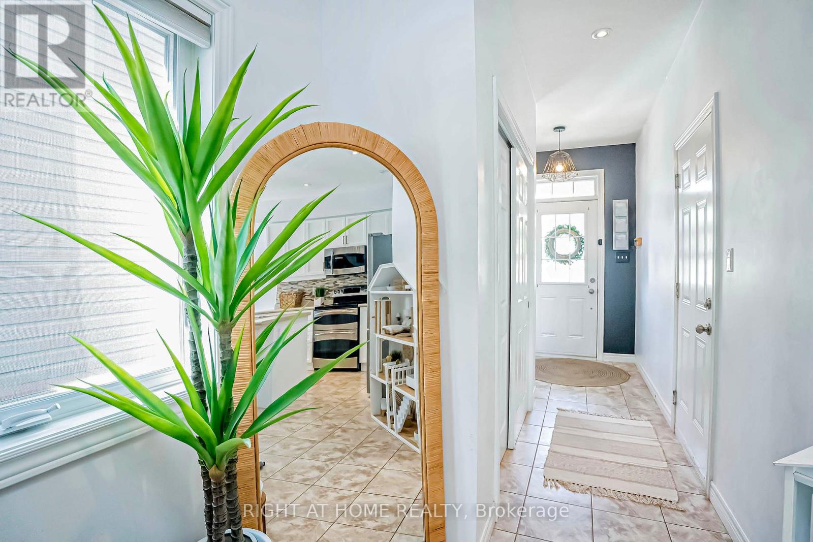 618 Knox Avenue, Hamilton, Ontario  L8H 6K3 - Photo 6 - X12177325