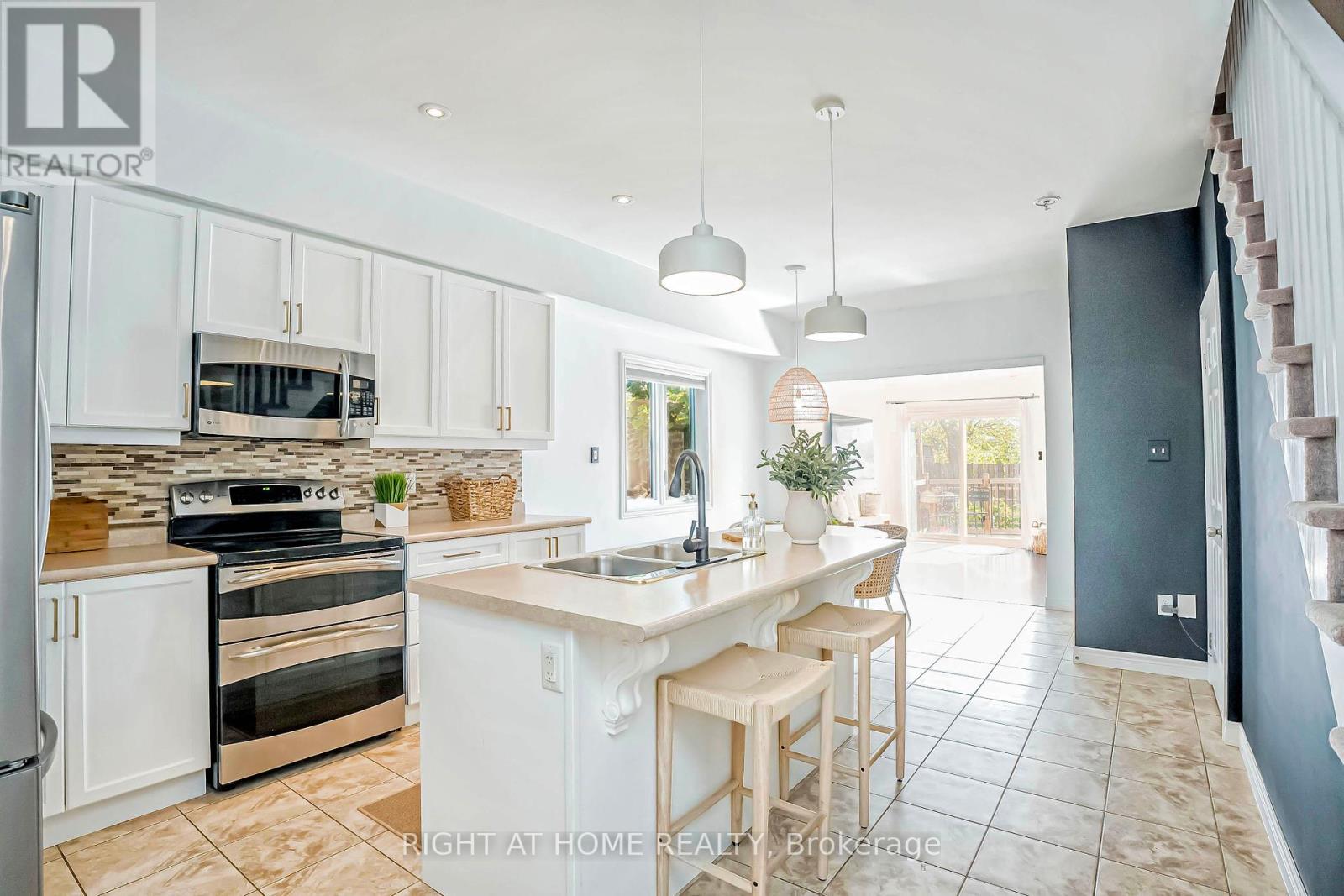 618 Knox Avenue, Hamilton, Ontario  L8H 6K3 - Photo 7 - X12177325