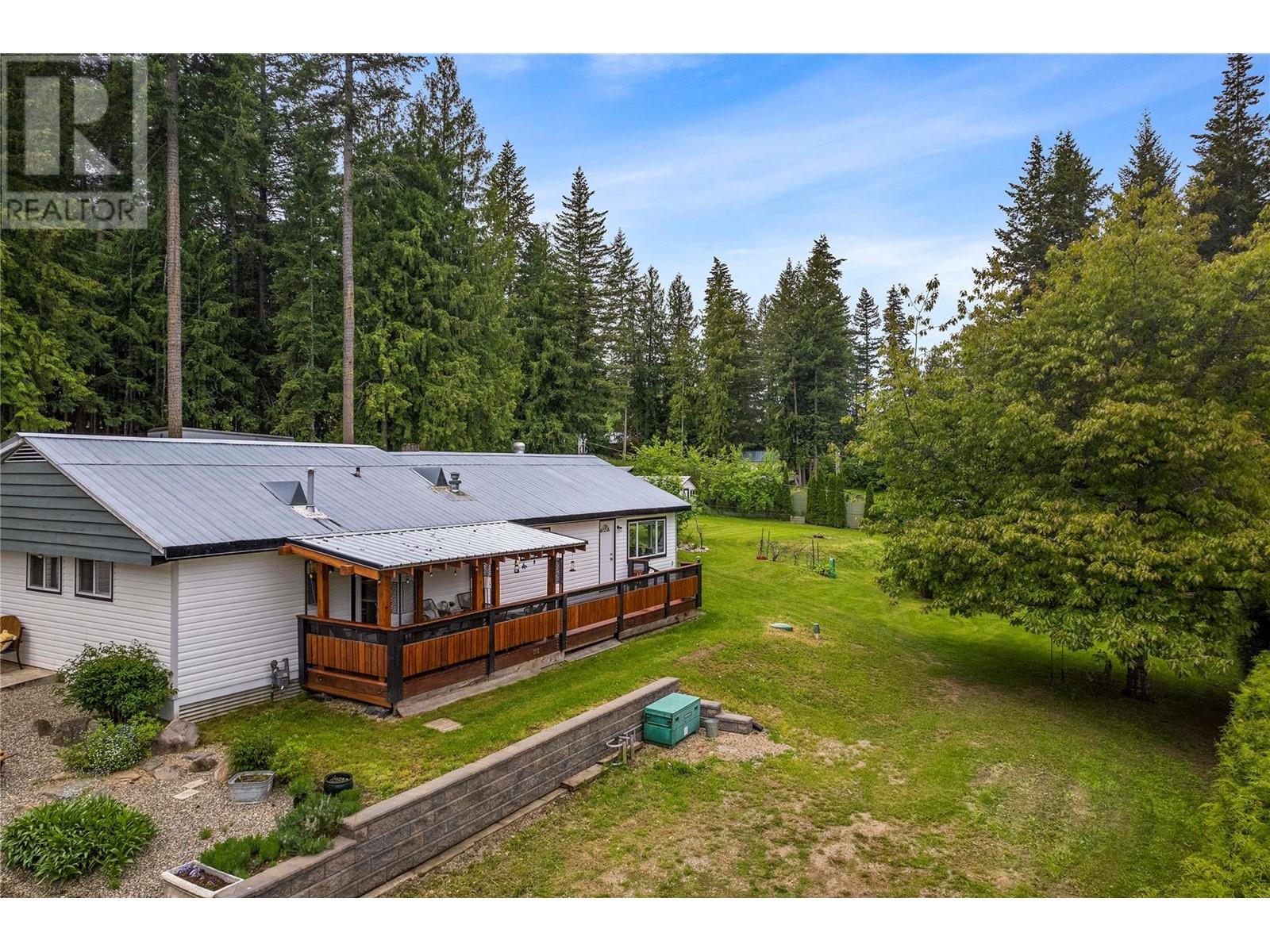 2885 White Lake Road, Sorrento, BC V0E2W0
